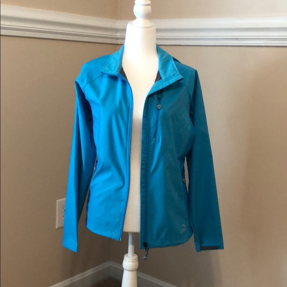 Beautiful light jacket by LL Bean
